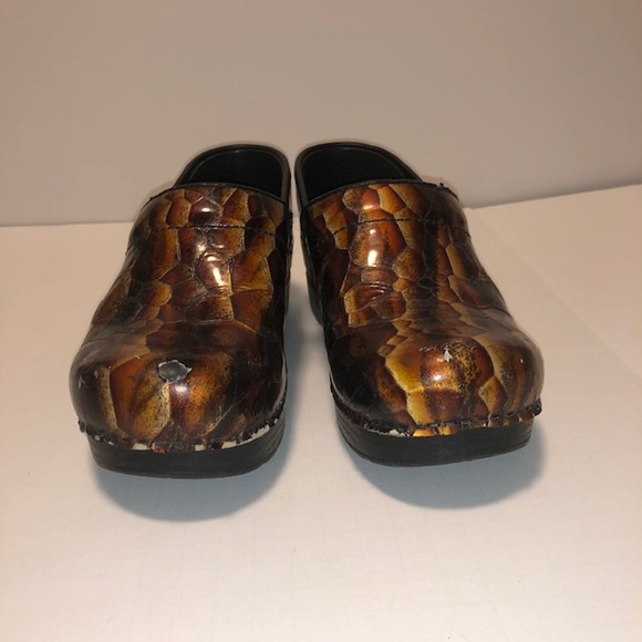 Ladies Dansko Clogs Size 7 - Picture 2 of 6